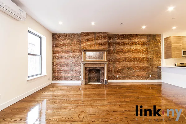 Rented by Link NY Realty | media 34