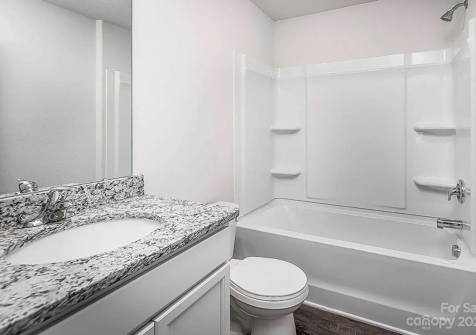 Room for Rent in 4 Bedroom Home at Trailblazer St — Photo 4