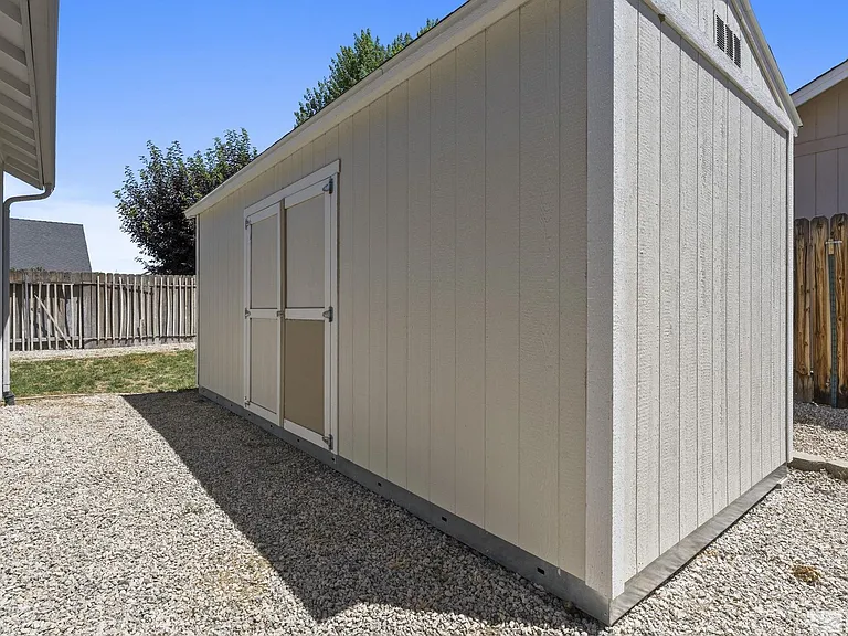 1370 Chichester Dr — Photo 25