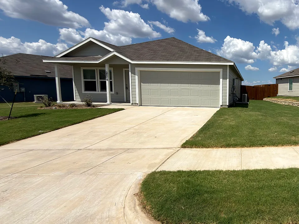 2718 Trail Ride Way