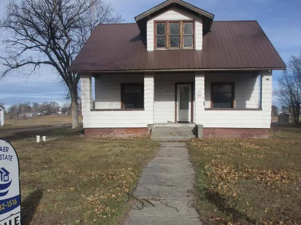512 E 3rd St, Gordon, NE 69343