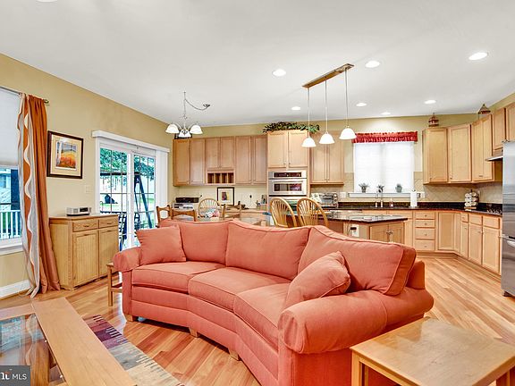 5th image of 207 Pintail Ct