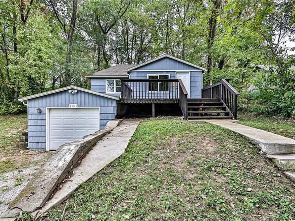 2405 S Overton Ave, Independence, MO 64052