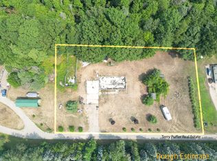 12151 Fernwood Ln, Grand Haven, MI 49417