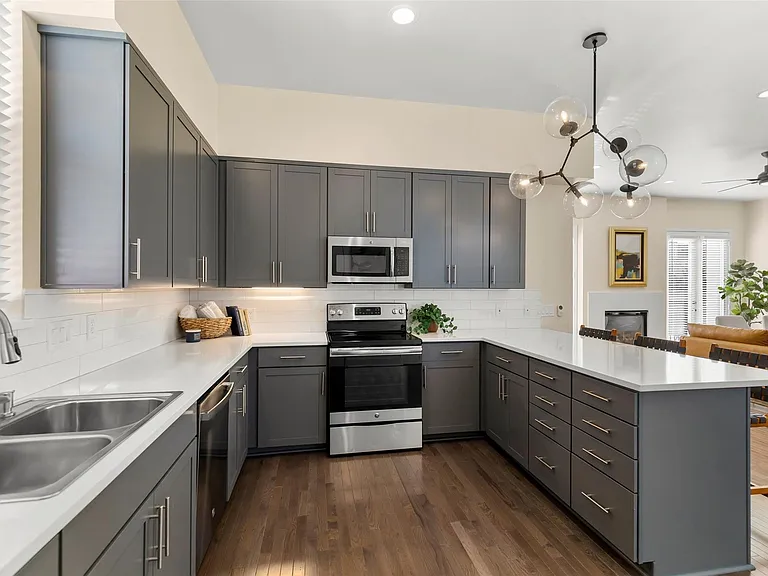 903 Roy St — Photo 16