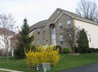 6 Whispering Woods Blvd, Monroe Township, NJ