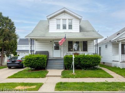 1524 Fort Park Blvd, Lincoln Park, MI, 48146