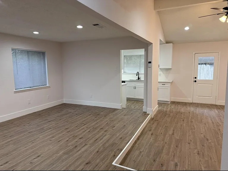16814 Barcelona Dr — Photo 12