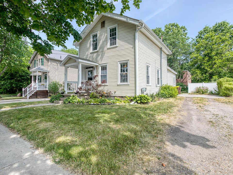 136 E Adams St, Ionia, MI 48846 Zillow