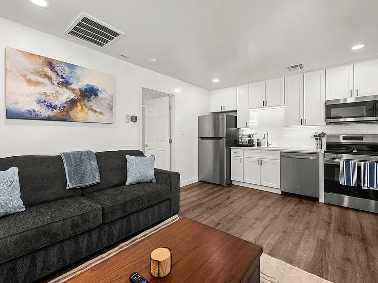1242 E Pierce St #1 — Photo 10