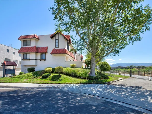 27610 Nugget Dr APT 1, Santa Clarita, CA 91387