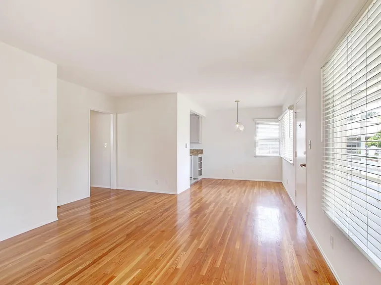 1011 19th Street in Santa Monica - North of Wilshire Blvd! — Photo 7