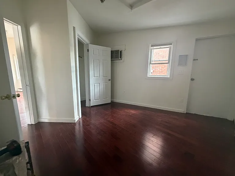 1109 Charles St #8 — Photo 4