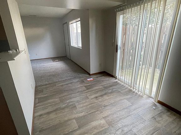 Dining room.