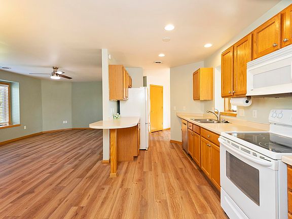 5th image of 615 Shah Ave