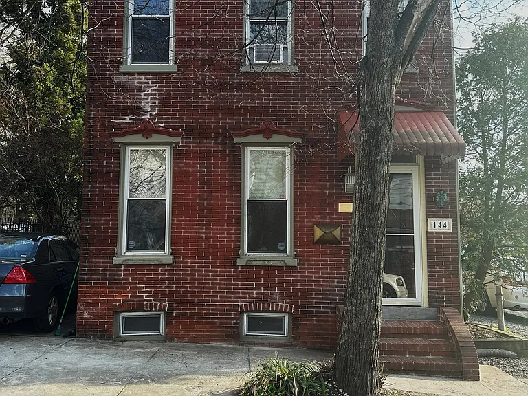 144 Beech St — Photo 1