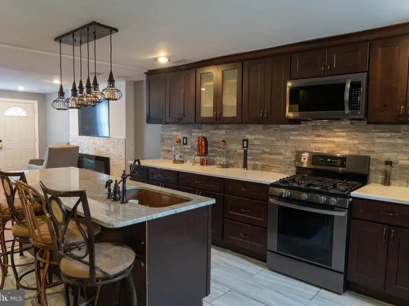 7557 Brentwood Rd, Philadelphia, PA 19151