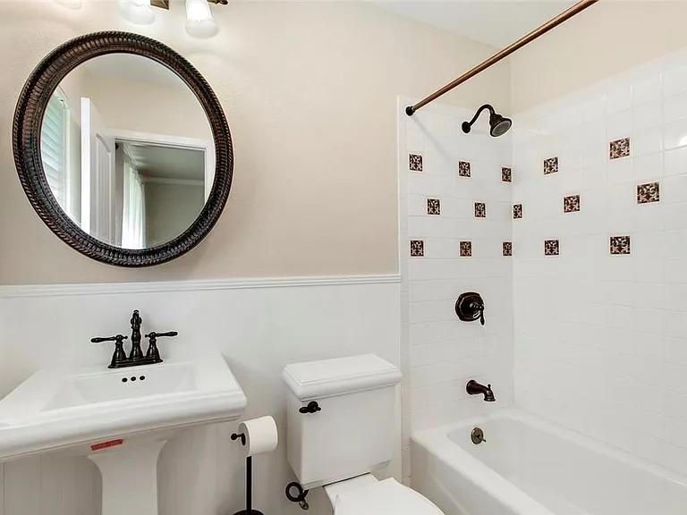 6101 Harwin Ln — Photo 12