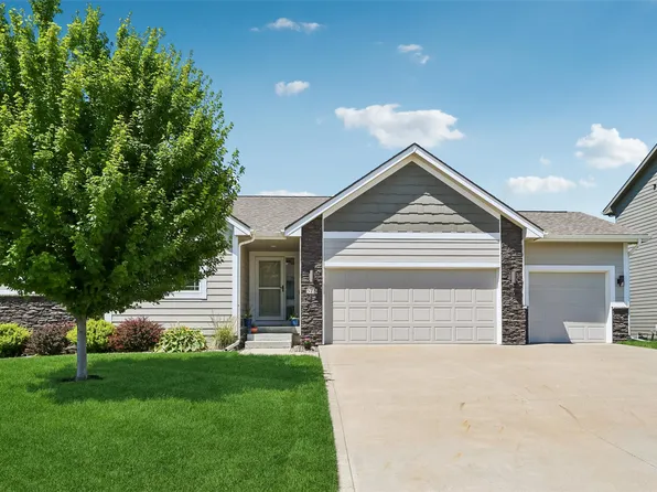 575 NE Brookshire Dr, Waukee, IA 50263