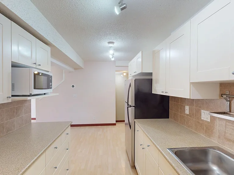 4940 39th Ave SW #29 — Photo 8