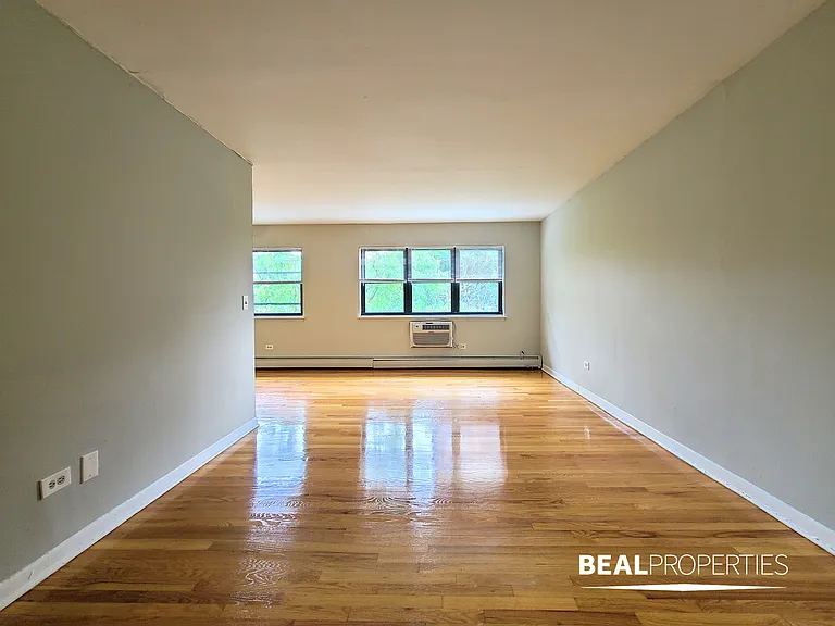510 West Briar Place — Photo 24