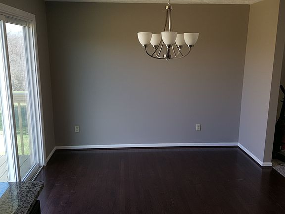 5th image of 8760 Anna Ct