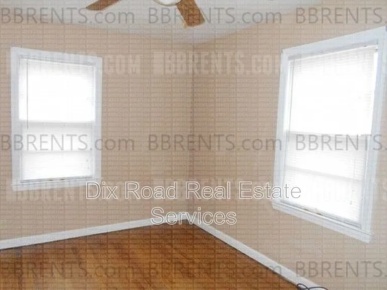 21 Red Bud Ln — Photo 4