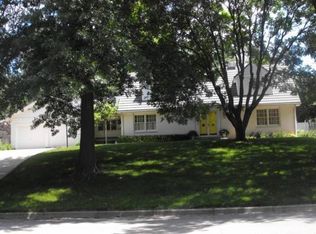 1400 SW Lakeside Dr, Topeka, KS 66604