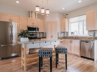 6222 Sitka Rd, Sechelt, BC V7Z 0L3