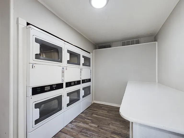 Northwood Apartments — Photo 6