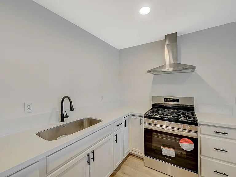 893 W Bartlett Ave — Photo 14