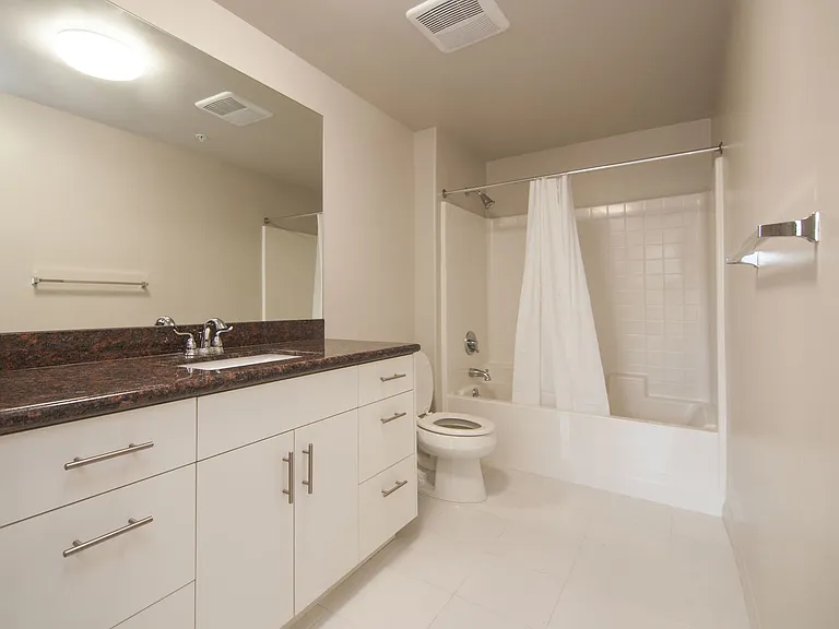 Sherman Oaks Place — Photo 8