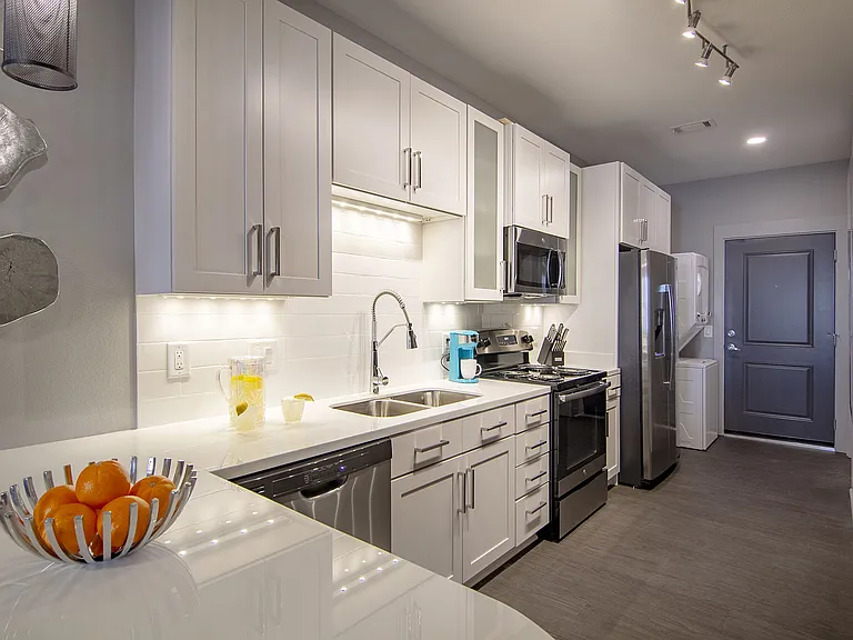 The Pointe North Hills — Photo 11