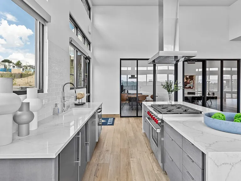 The Retreat Luxury Townhomes — Photo 7