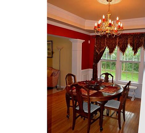 3rd image of 925 Newsome Ct