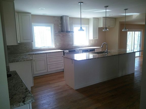 Chef's Kitchen w/Granite Top