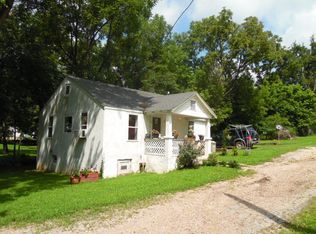 206 W 4th St, Mountain View, MO 65548