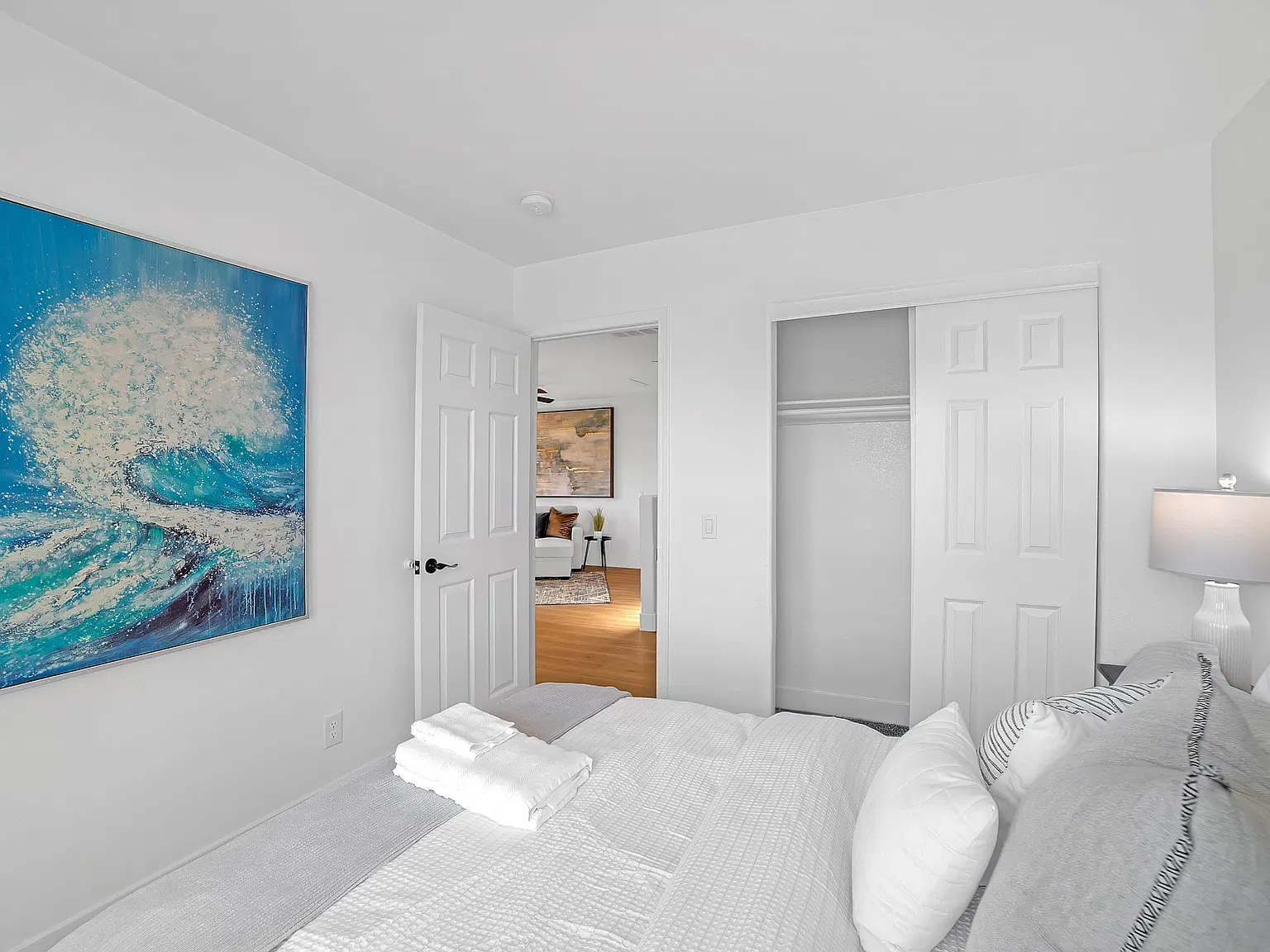 3 bed, $5,500 — Photo 2