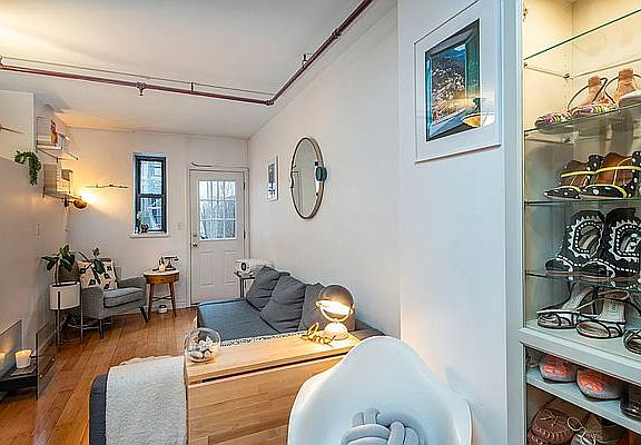 4th image of 312 W 101st St APT 2