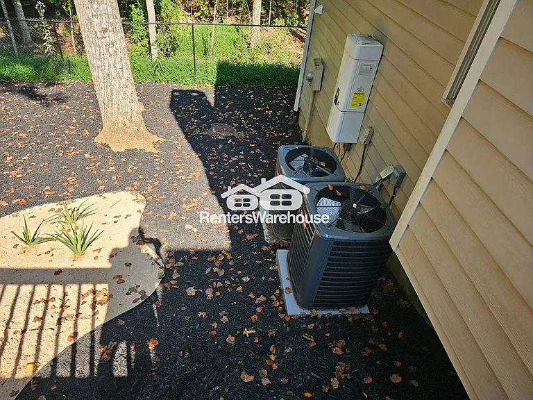 2530 Wellsley Ln — Photo 23