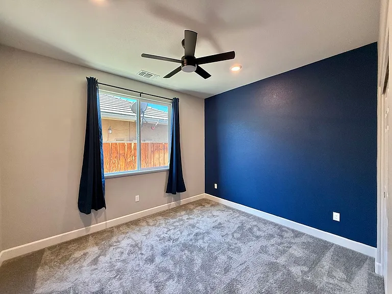 2925 Walker Way — Photo 8
