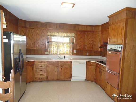 5th image of 119 Sunset Dr