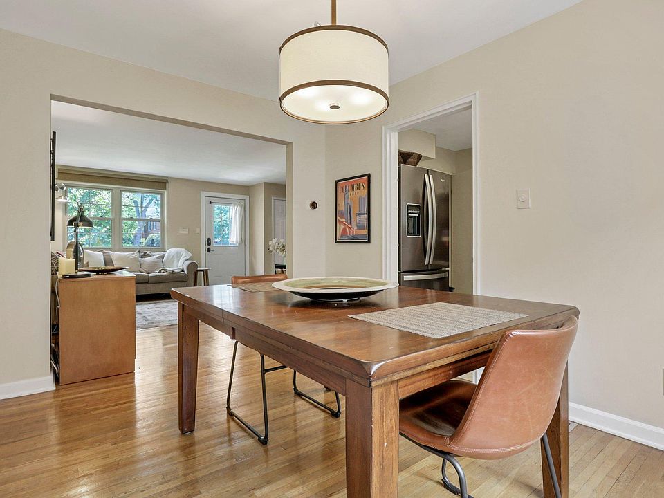 Dinning room ( 1st floor)