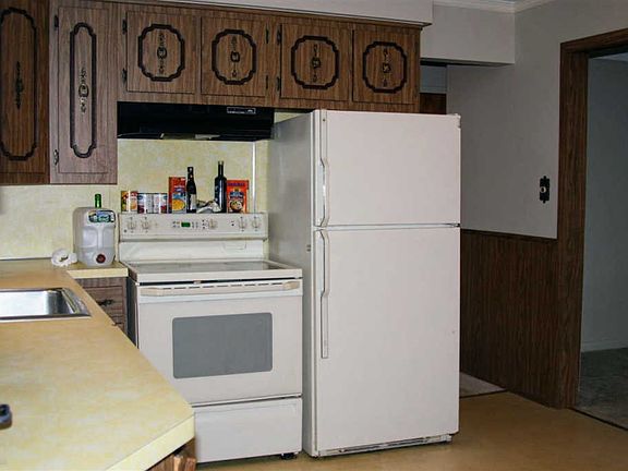 5th image of 24801 Wood St