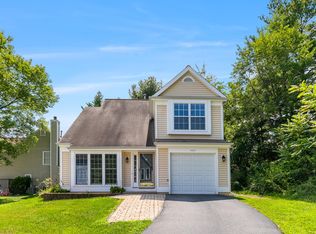 457 Foxridge Dr SW, Leesburg, VA