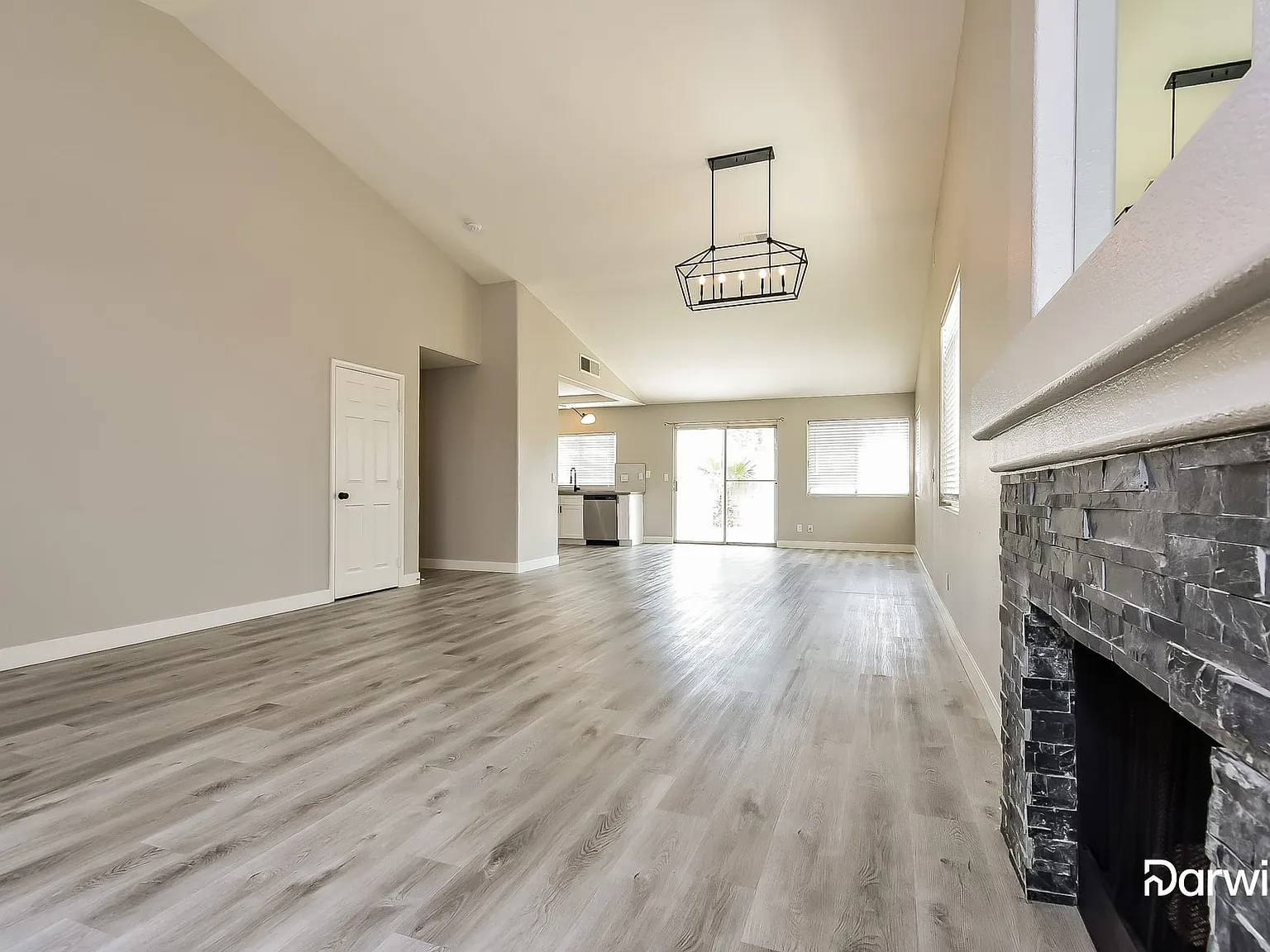 3 bed, 2.0 bath, 1608 sqft, $2,199 — Photo 4