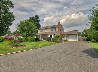 94 Acrebrook Rd, Springfield, MA 01129