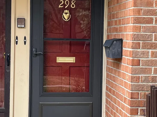 298 Old Forge Xing #298, Devon, PA 19333