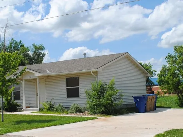 226 E Lafayette St, Andover, KS 67002