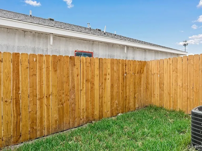 2901 W Driftwood St #1 — Photo 11